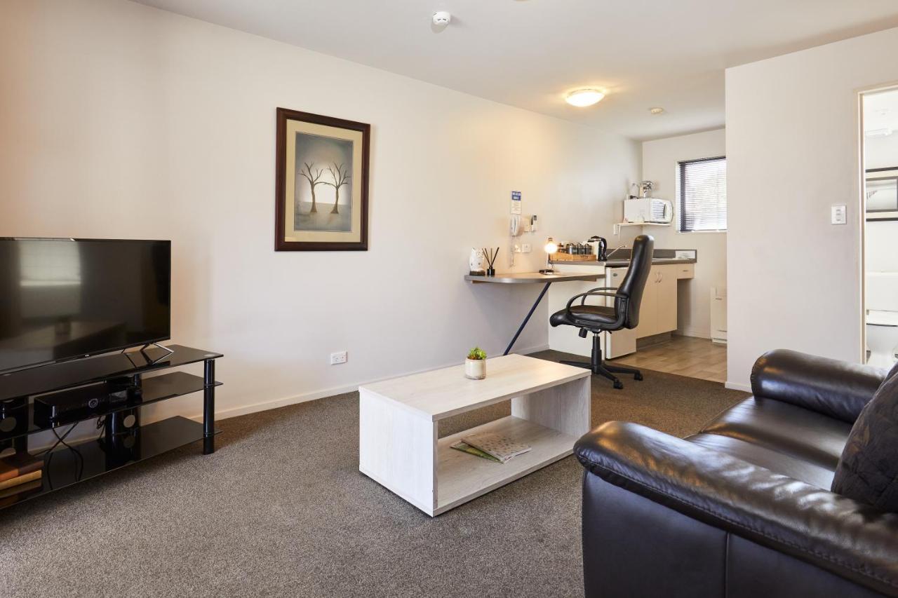 Blenheim Palms Motel Экстерьер фото