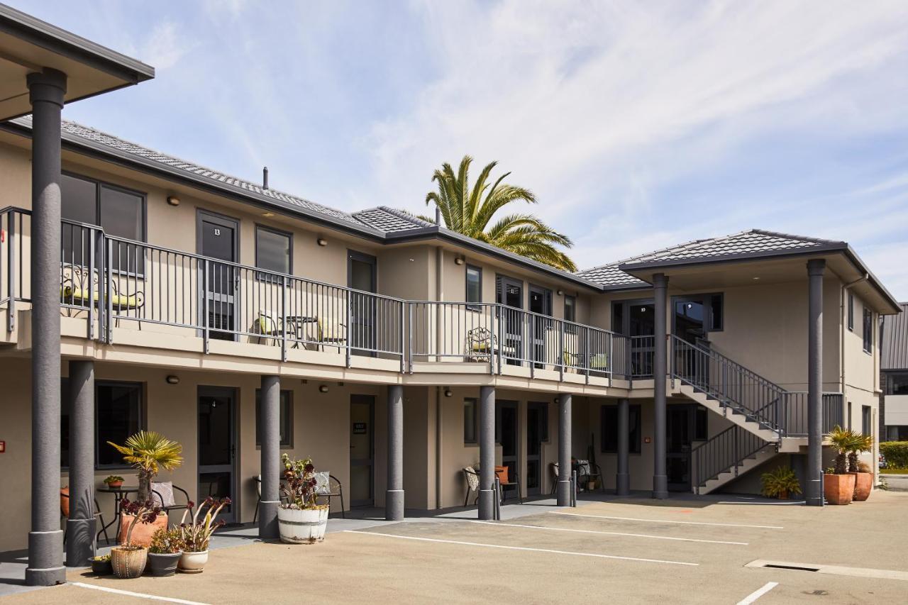Blenheim Palms Motel Экстерьер фото