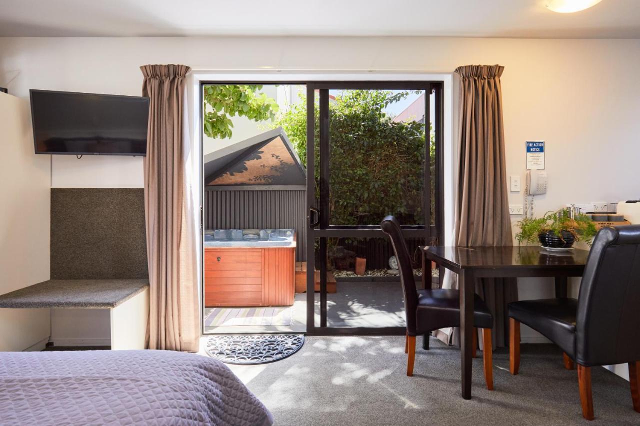 Blenheim Palms Motel Экстерьер фото