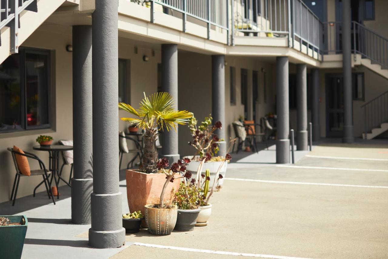 Blenheim Palms Motel Экстерьер фото