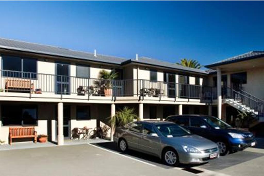 Blenheim Palms Motel Экстерьер фото