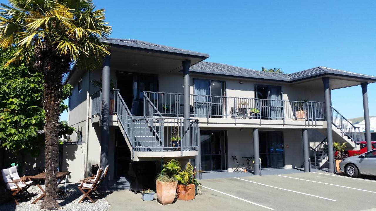 Blenheim Palms Motel Экстерьер фото